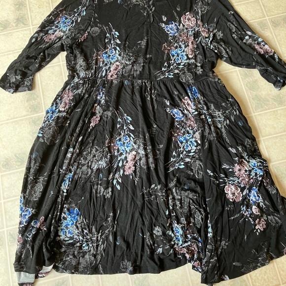 Torrid Super soft Black Gray Floral skater Knit Dress - Picture 5 of 5